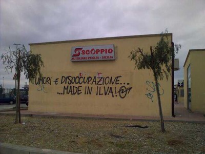Graffiti antinquinamento a Taranto