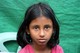 Dhaka, Bangladesh. Bambina in attesa dello spettacolo. Foto di Daniele Bagnaresi.