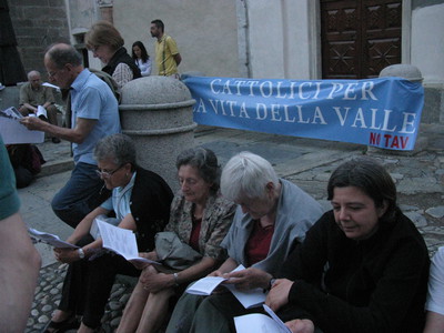 Susa, 2 luglio 2011. La veglia di preghiera del movimento "Cattolici per la Vita nella valle