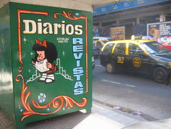 Mafalda, l'eroina nazionale del fumetto, e i taxi, gli eroi nazionali del traffico.