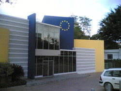Questa e' la sede della Delegazione della Commissione Europea presso la Repubblica Dominicana... insomma il palazzo dove lavoro.