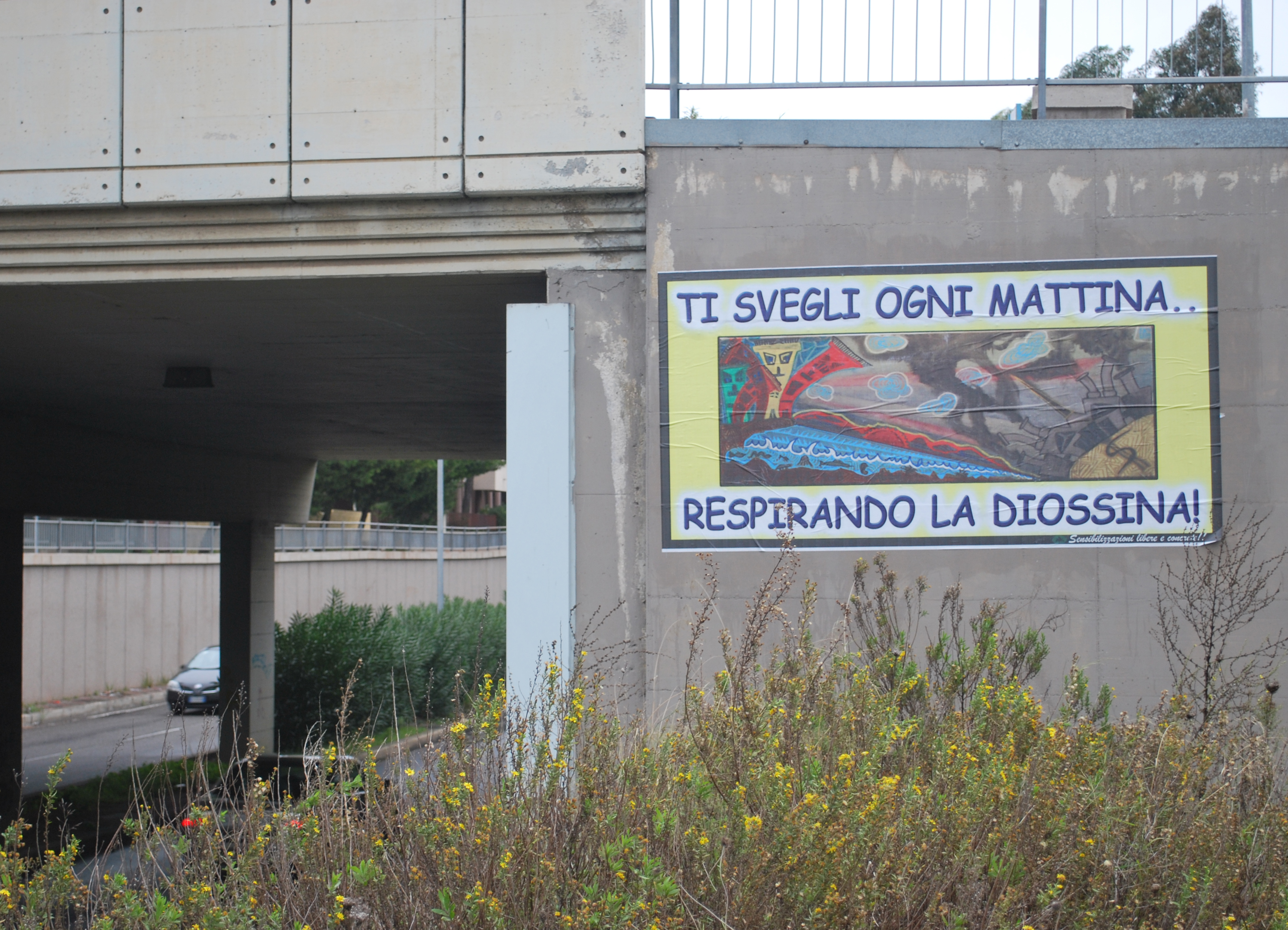 Graffiti antinquinamento a Taranto