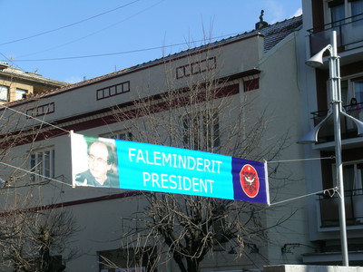 Pristina, domenica 17/02/08 Via Nena Tereza – ancora un festone in onore di Rugova "Grazie presidente".-