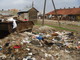 Kossovo. Un cassonetto d'immondizia per vicino di casa a Koloni, Gjakova