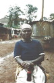 ShoSho. Nonna Lucy, ottantenne donna maasai, una delle poche persone anziane che vivono a Riruta, quartiere alla periferia di Nairobi. Foto di Carlo Cassinis, casco bianco 2003.