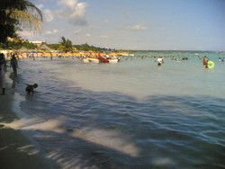La spiaggia di Boca Chica. Non ho fatto il bagno perche' ci sono capitato per caso con i pantaloni lunghi e senza costume...