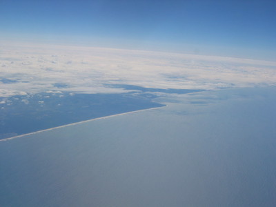 Ciao ciao Europa... quello che si vede nella foto e' l'ultimo pezzo di Portogallo fotografato dal finestrino dell'aereo.