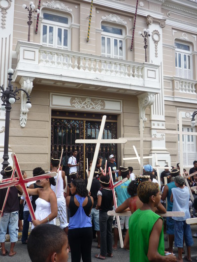 João Pessoa, Brasile. Manifestanti davanti alla casa del governatore. Foto di Massimiliano Gipponi