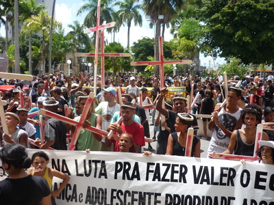João Pessoa, Brasile. I manifestanti aspettano il governatore. Foto di Massimiliano Gipponi