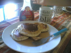 Pancakes fatti in casa con la farina di "Zia Jemima". Esperimento riuscitissimo, sono proprio come quelli che si vedono nei cartoni dei Simpson!