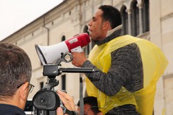 Mohamed durante la manifestazione del 6 novembre scorso Brescia - 6 novembre 2010 -  © Photo Silvia Berruto